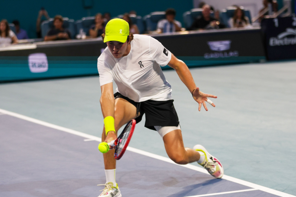 fonseca-edges-marozsan-to-book-alcaraz-clash-in-miami