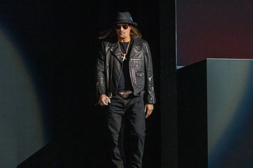 helicopter-crews-reinstated-after-kid-rock-flyby